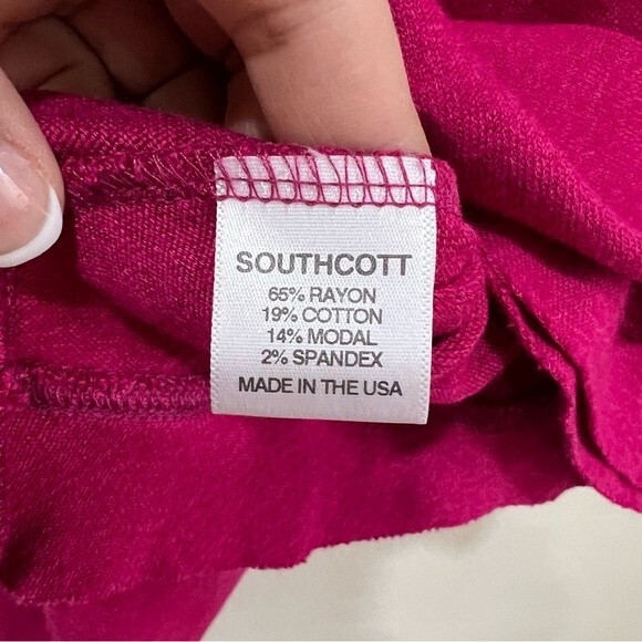 Southcott Threads The Stargazer Top - Raspberry in Women’s Size Small - Picture 9 of 15